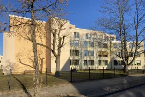 Frontalansicht des Seniorenhauses Waldfriede