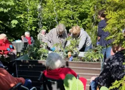 Gemeinsame Gartenarbeit